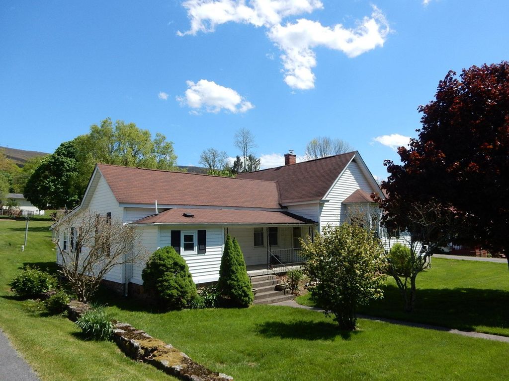 5512 Sam Snead Hwy, Hot Springs, VA 24445