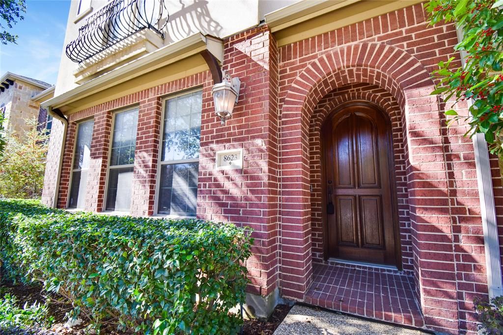 8623 Augustine Rd, Irving, TX 75063