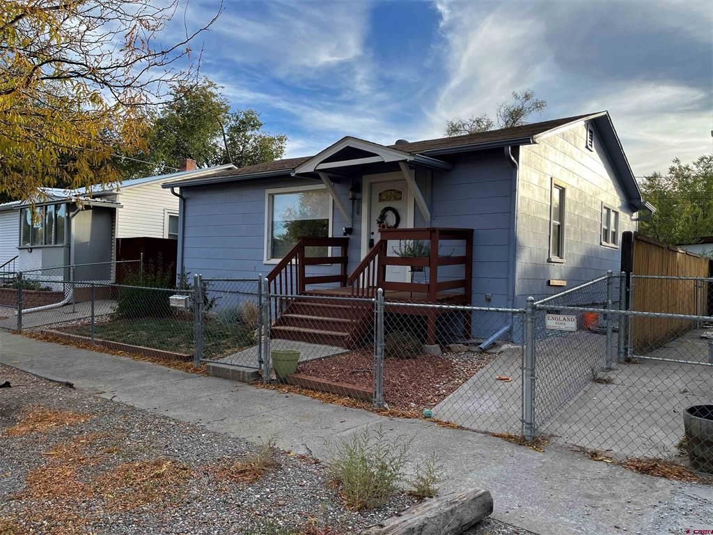 704 S Uncompahgre Ave, Montrose, CO 81401