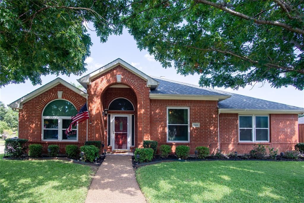 2416 Crown Ct, Carrollton, TX 75006