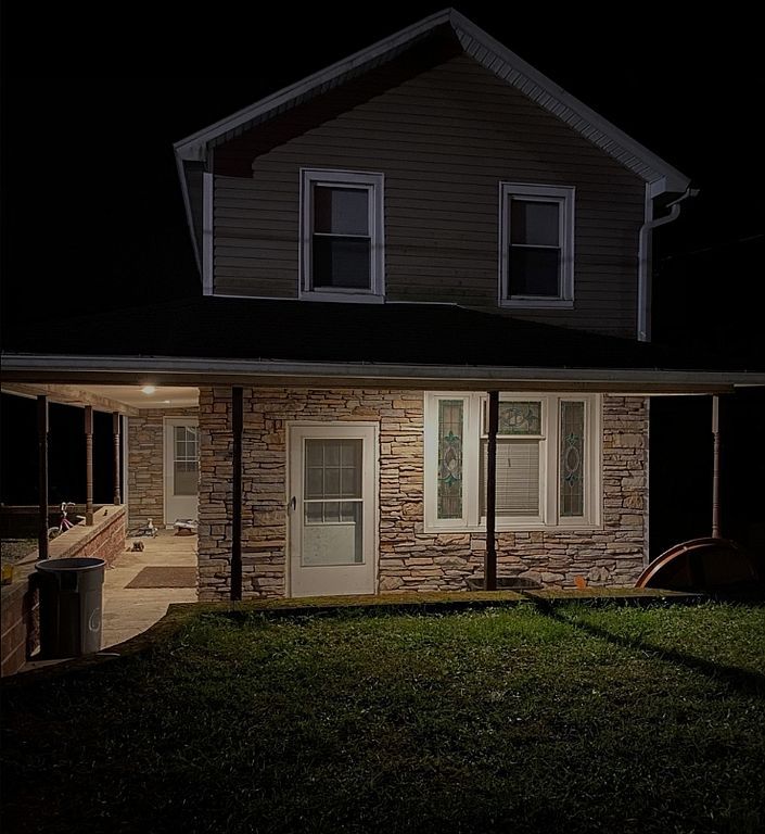 61 W Enterprise St, Glen Lyon, PA 18617