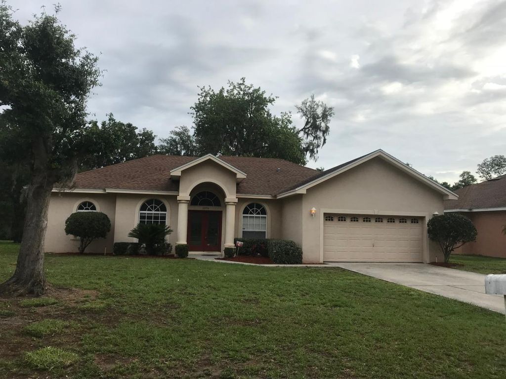 5379 Oxford Manor Cir, Lakeland, FL 3 Bed, 2 Bath SingleFamily Home