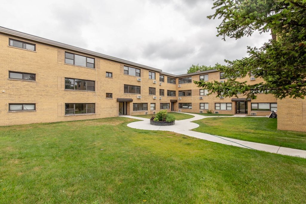 6801 N Ridge Blvd, Chicago, IL 60645