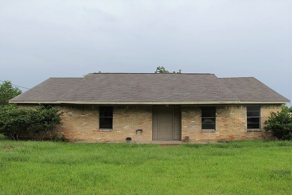 2068 N Highway 36, Brazoria, TX 77422