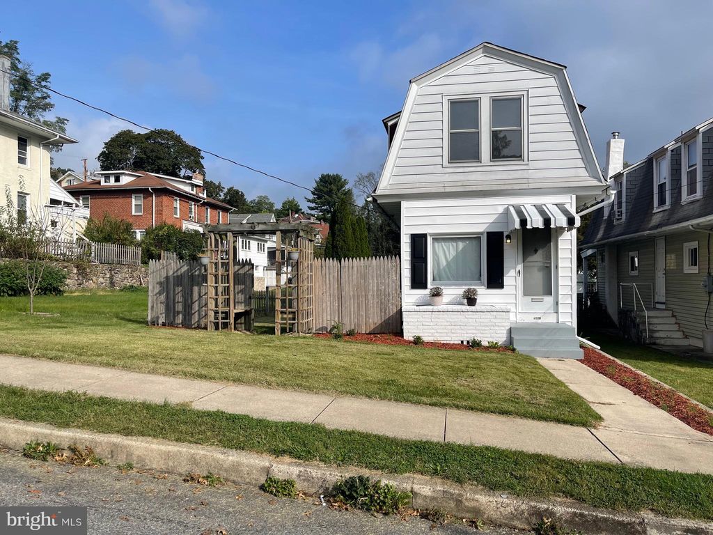 2451 Filbert Ave, Reading, PA 19606