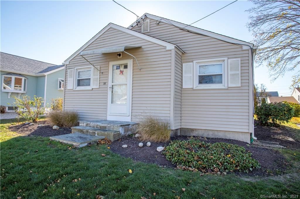 35 Mohican Rd, Old Saybrook, CT 06475