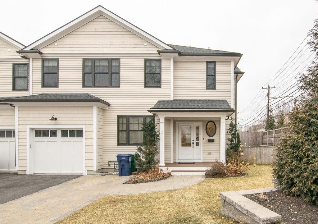 7 Elliot Ter #7, Newton Upper Falls, MA 02464