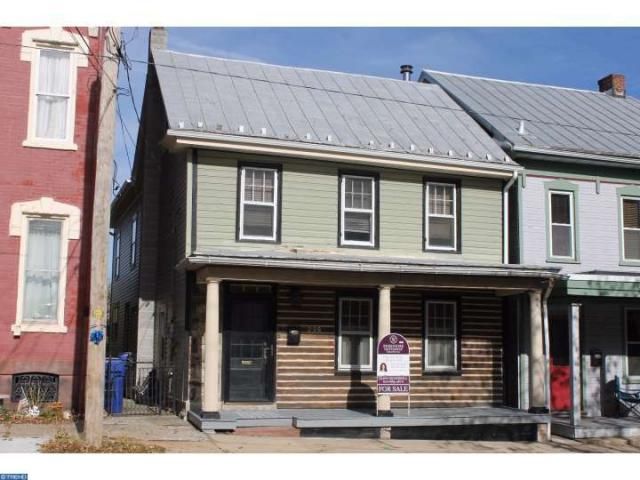 239 W High St, Womelsdorf, PA 19567