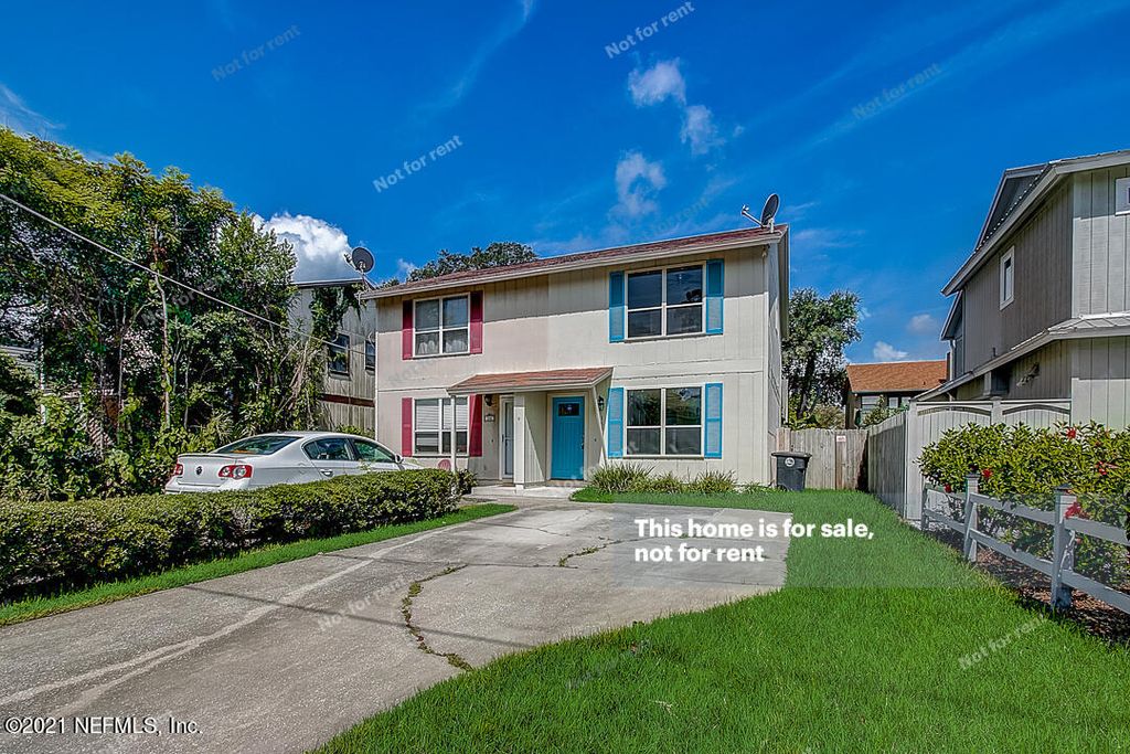 168 Pine St, Atlantic Beach, FL 32233