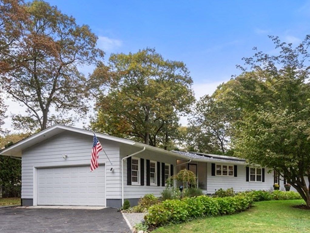 27 Black Oak Dr, Attleboro, MA 02703 See Est. Value, Schools & More