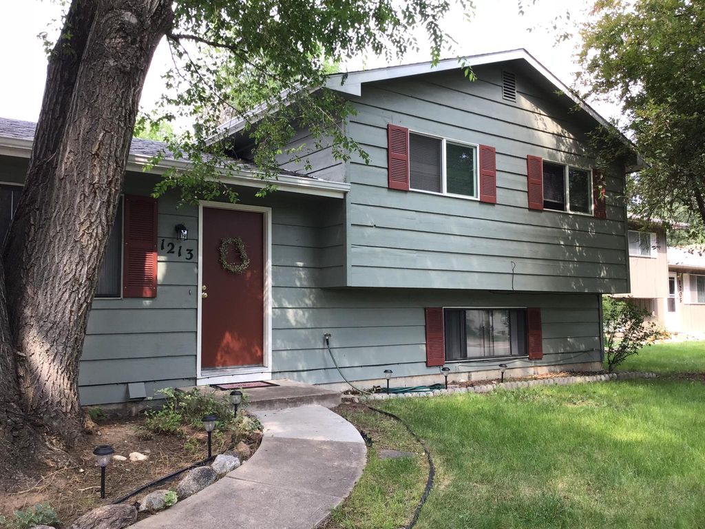 1213 Briarwood Rd, Fort Collins, CO 80521
