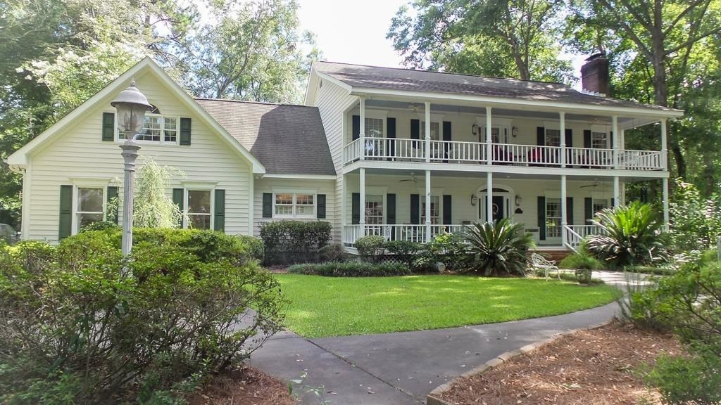 110 Creekview Cir, Dublin, GA 31021