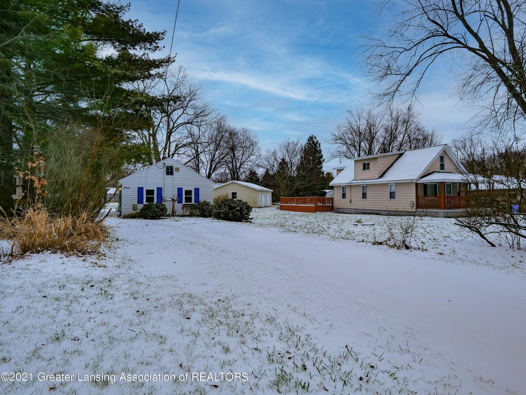 5315 Starr Ave, Lansing, MI 48911
