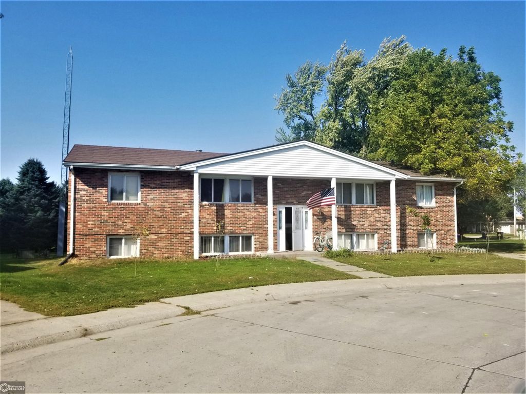 1016 Twin Pine Dr, Ida Grove, IA 2 Bed, 4 Bath MultiFamily Home 7