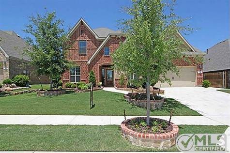 12817 Parade Grounds Ln, Fort Worth, TX 76244