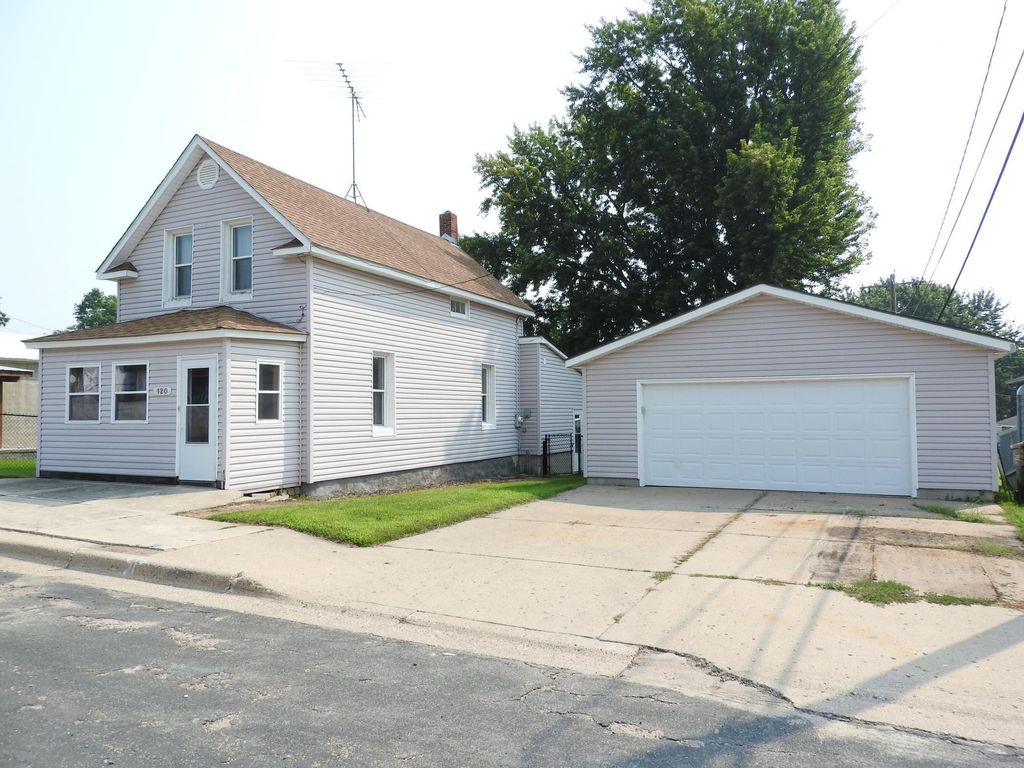 120 Lake Ave S, Silver Lake, MN 55381