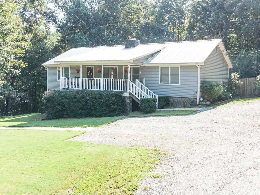 129 Orchard Dr, Griffin, GA 30223