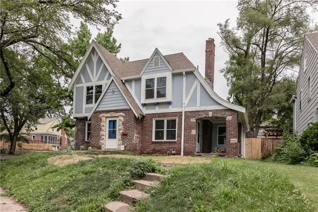 700 E Gregory Blvd, Kansas City, MO 64131