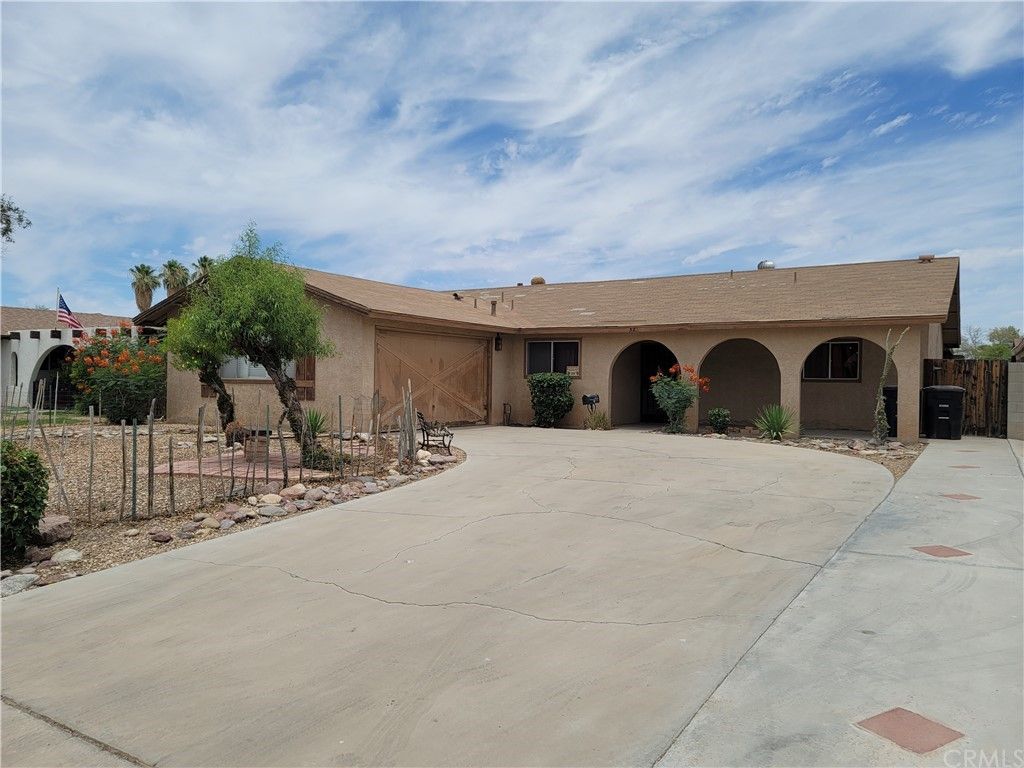 581 Parker Pl, Blythe, CA 92225