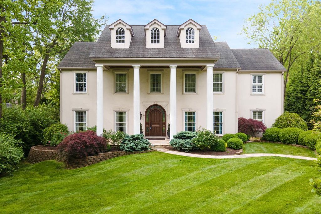 6 Algonquin Ln, Saint Louis, MO 63119