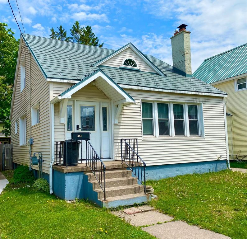 361 Dawson St, Sault Sainte Marie, MI 49783