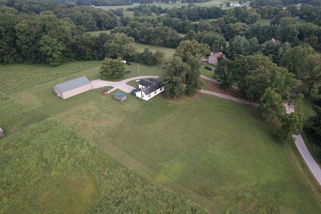 view 36th full size image of this home