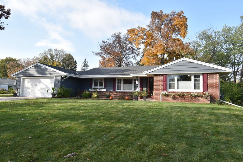 6221 S 121st St, Hales Corners, WI 53130 Trulia