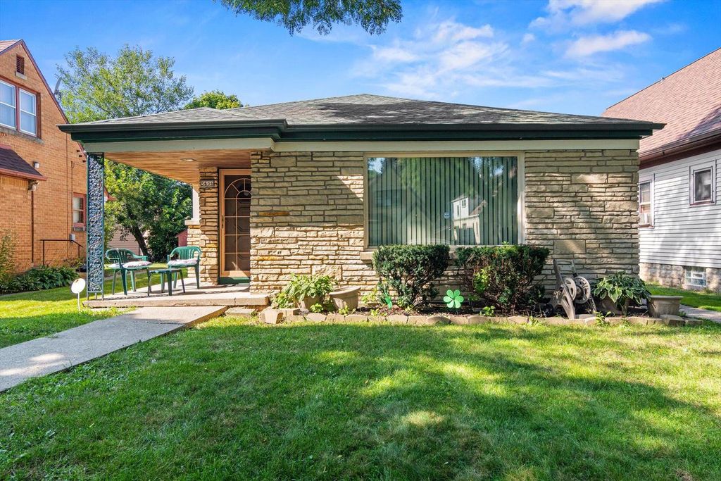 5606 W Philip Pl, Milwaukee, WI 53216