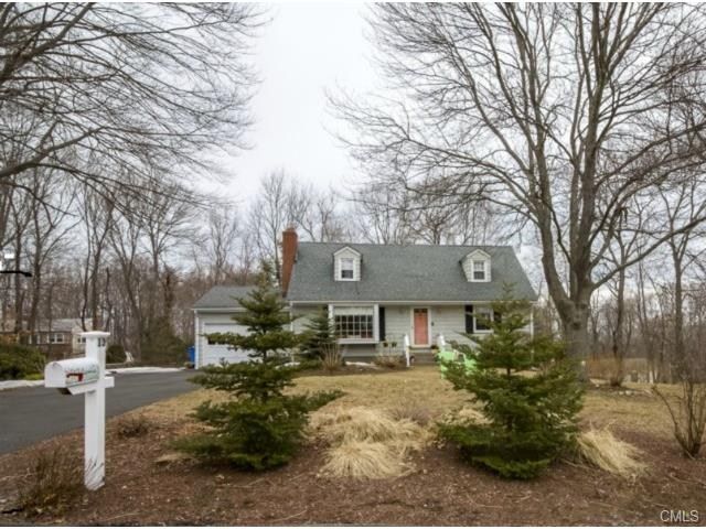 13 Sanford Dr, Shelton, CT 06484