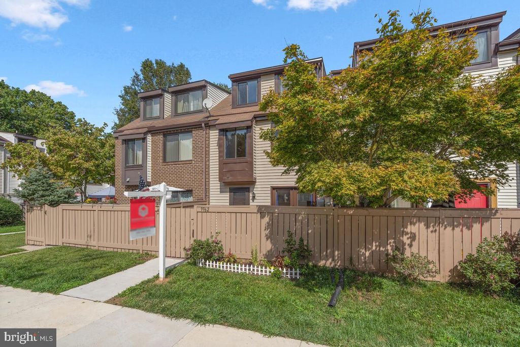 9962 Forest View Pl, Montgomery Village, MD 20886