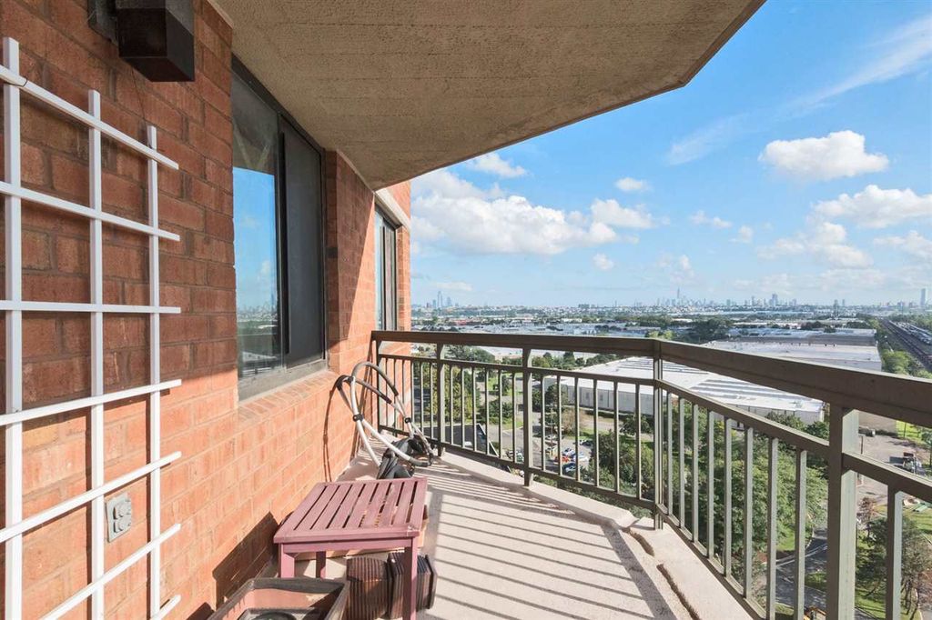 1502 Harmon Cove Tower 1502, Secaucus, NJ 2 Bed, 2 Bath Condo 15