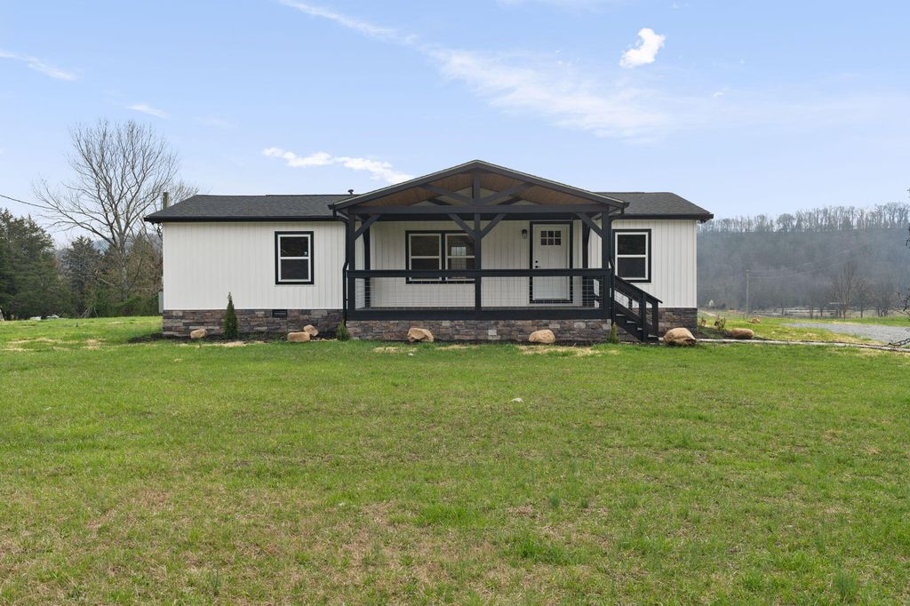545 County Road 62, Riceville, TN 37370