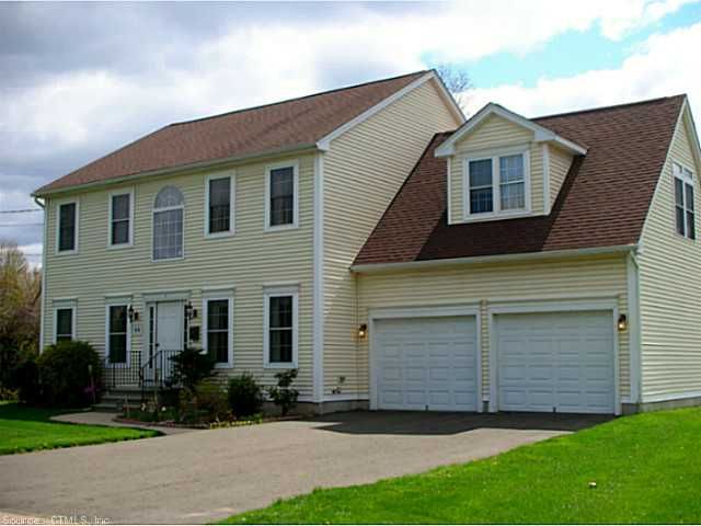 48 Chatfield Dr, West Hartford, CT 06110