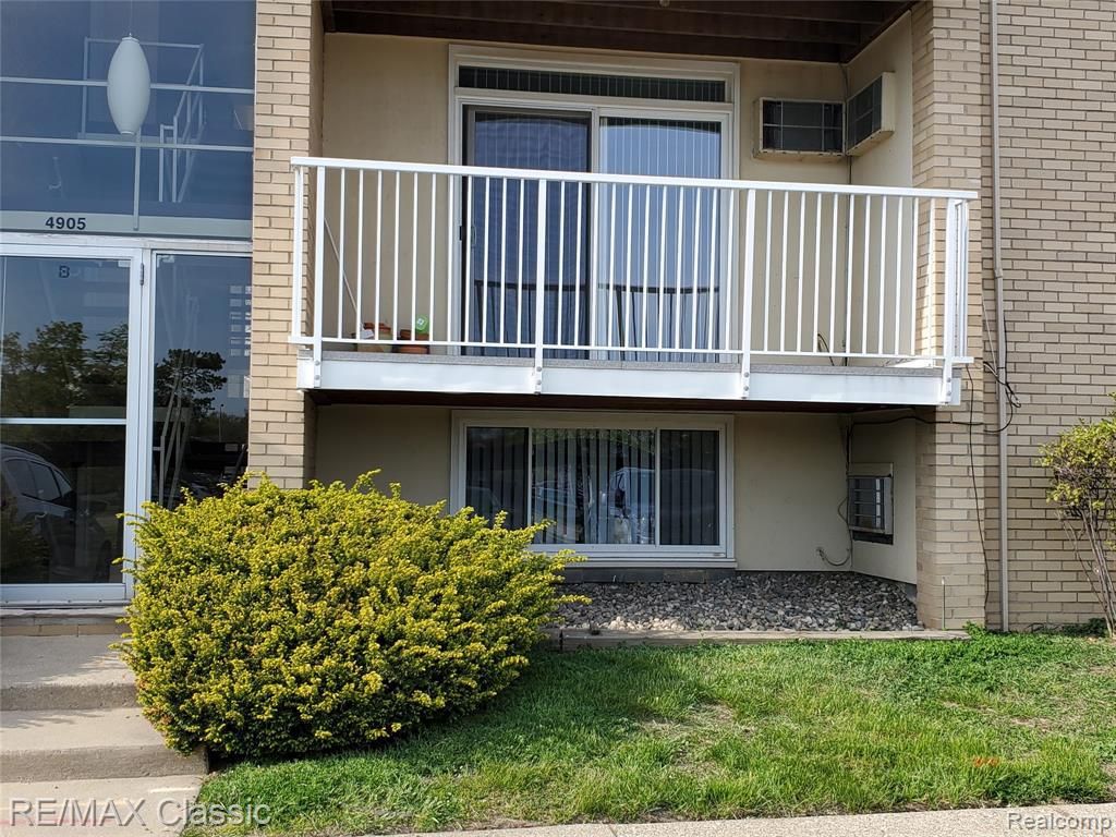 4905 Crooks Rd #B5, Royal Oak, MI 48073