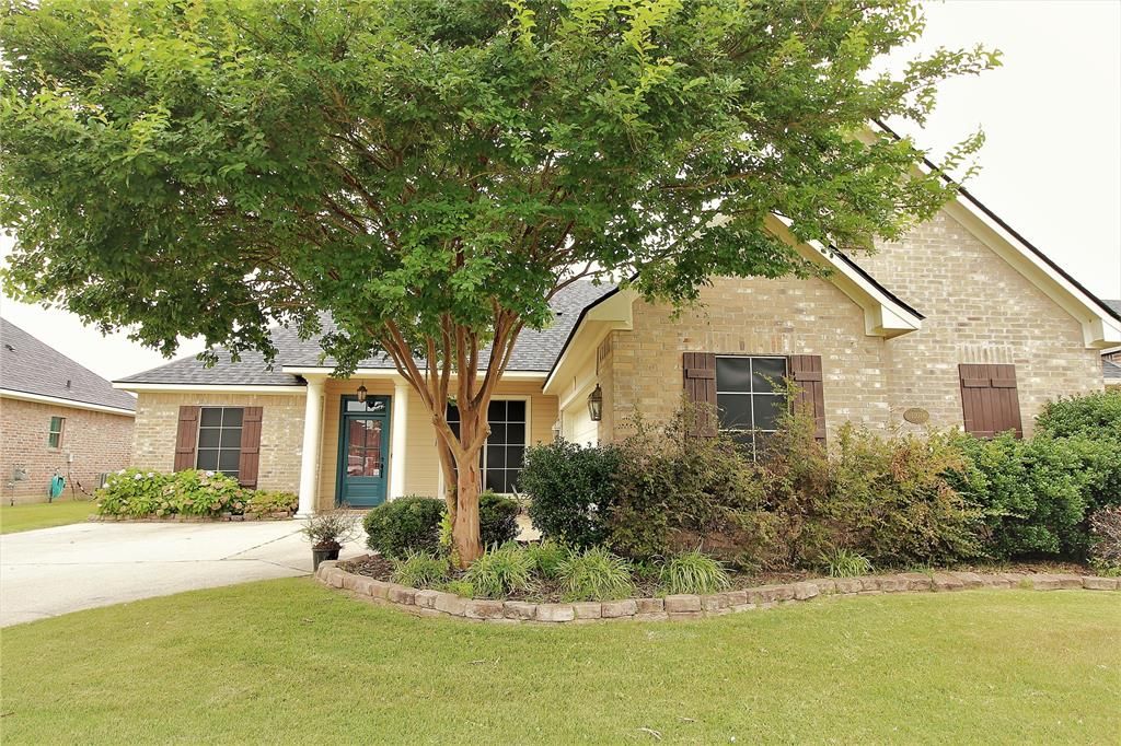 1307 Quincy Dr, Bossier City, LA 71111