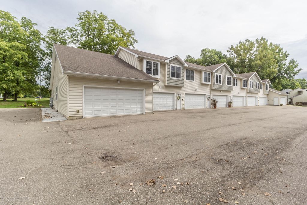 13805 Mead Creek Rd, Bath, MI 2 Bed, 2 Bath Condo 17 Photos Trulia