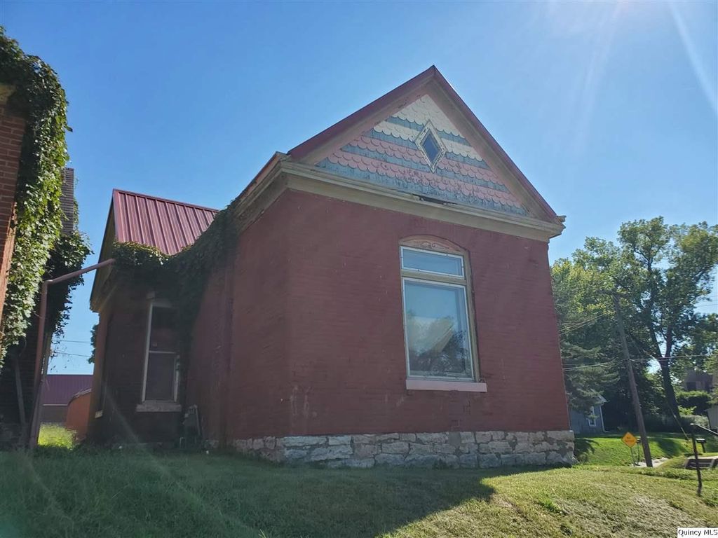300 Elm St, Quincy, IL 62301