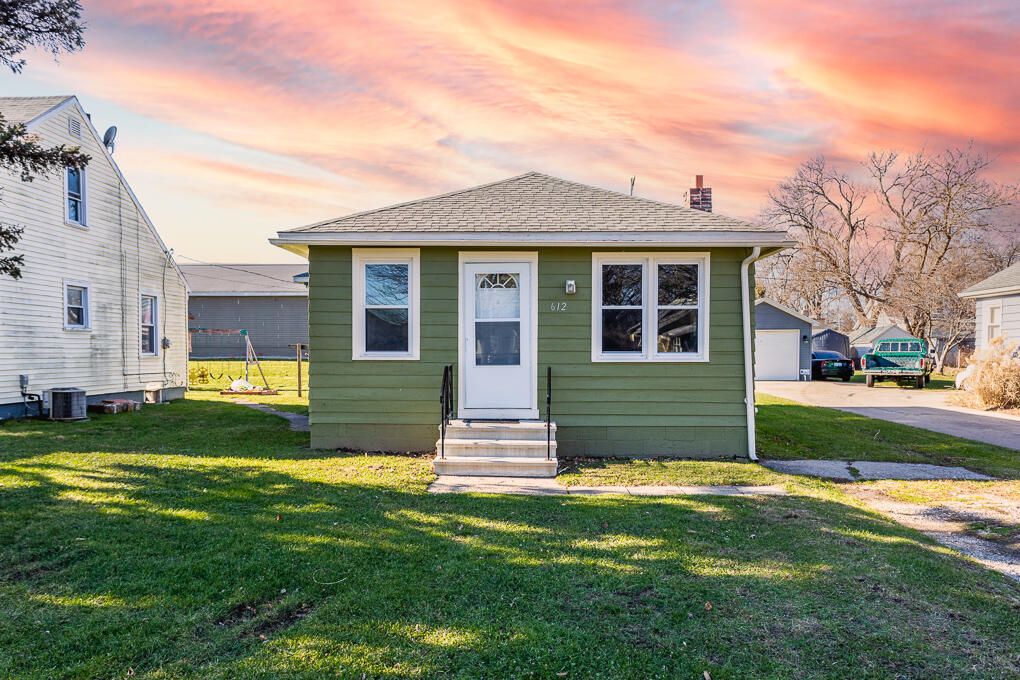 612 Wayne St, Jackson, MI 49202