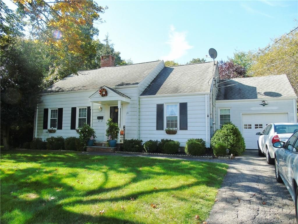 26 Koger Rd, Trumbull, CT 06611
