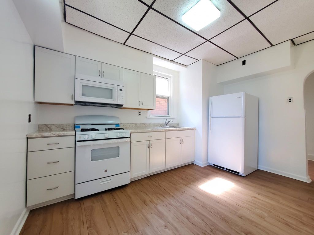 138 Bidwell Ave #2, Jersey City, NJ 07305