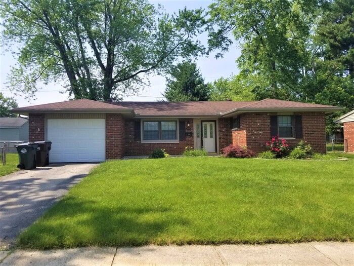 1886 Florida Dr, Xenia, OH 45385