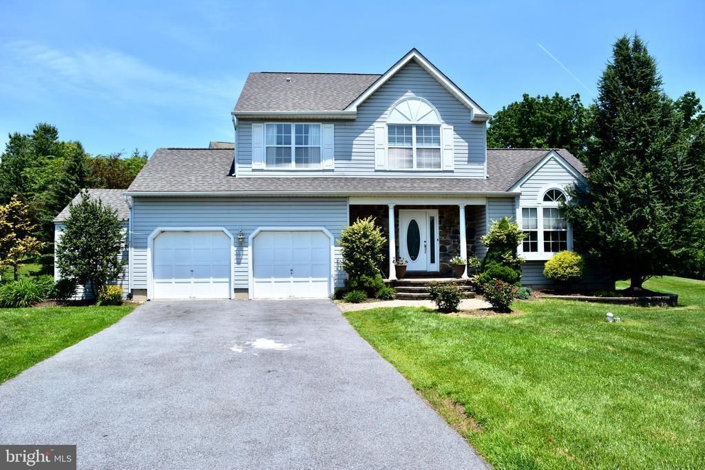 10 Elizabeth Ct, Downingtown, PA 19335