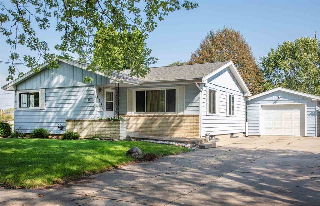 201 11th St SW, Waverly, IA 50677 Trulia