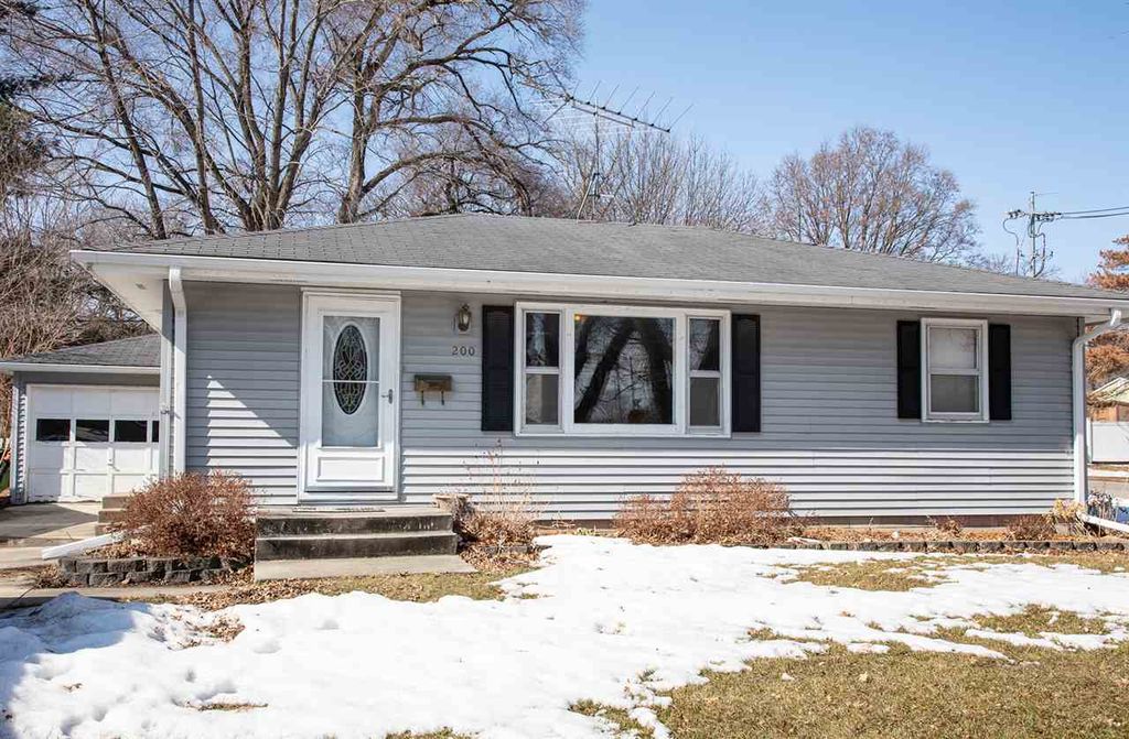 200 11th St SW, Waverly, IA 50677 Trulia