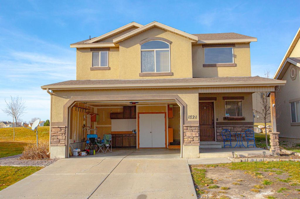 1721 Arnold Dr, Layton, UT 84041