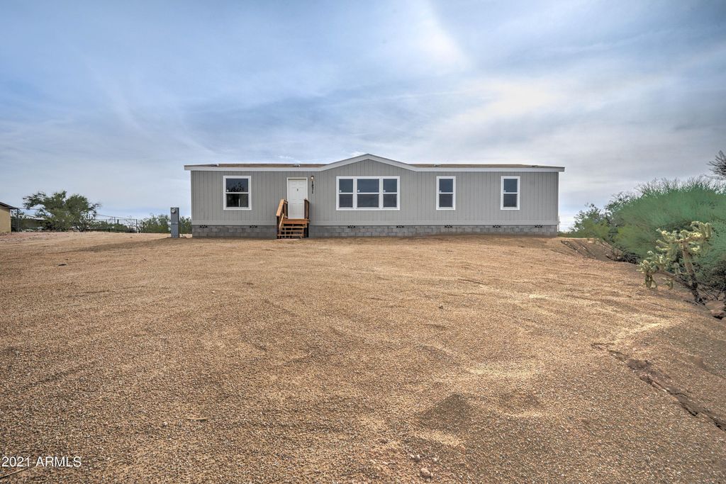 1871 E 2nd Ave, Apache Junction, AZ 85119