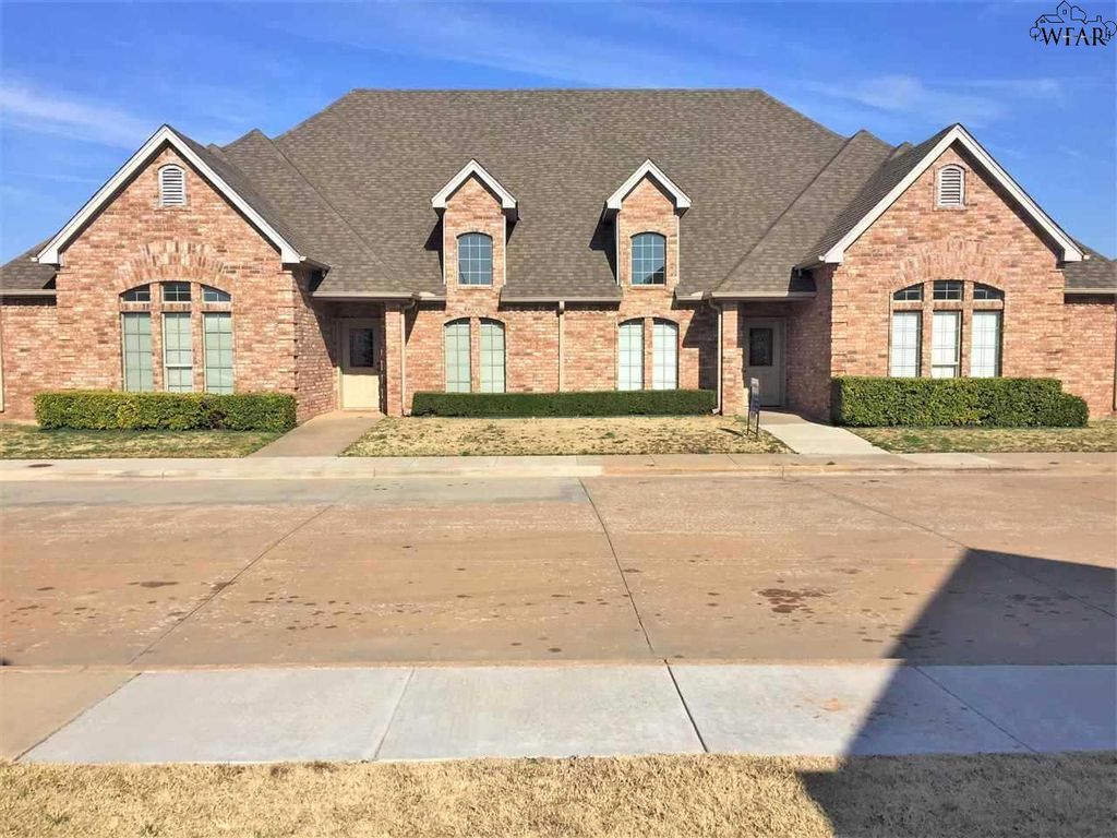 2928 Loma Linda Ln 2, Wichita Falls, TX 3 Bed, 2 Bath