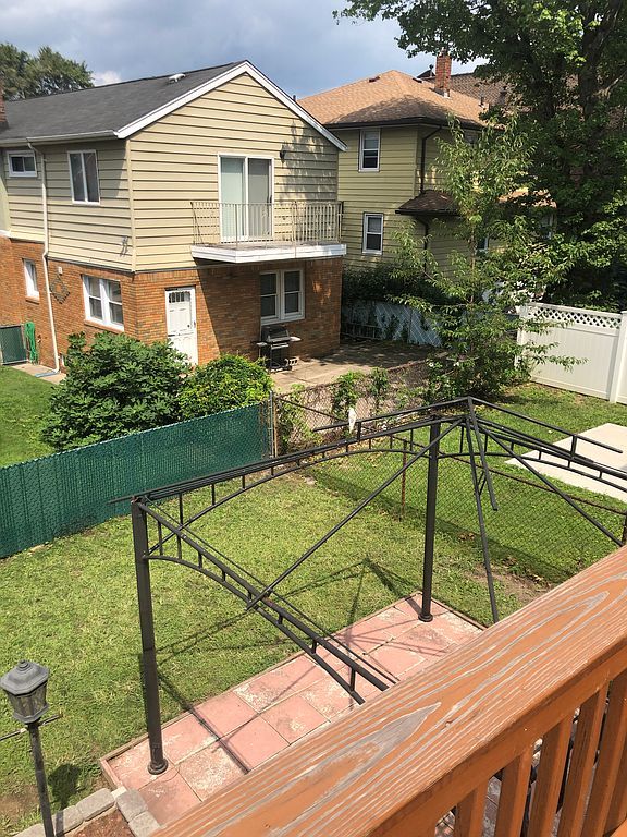 743 Jefferson Ave, Cliffside Park, NJ - 3 Bed, 1 Bath Single-Family