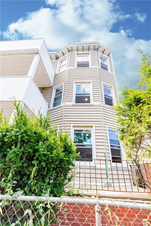 56 Dickerman St, New Haven, CT 06511