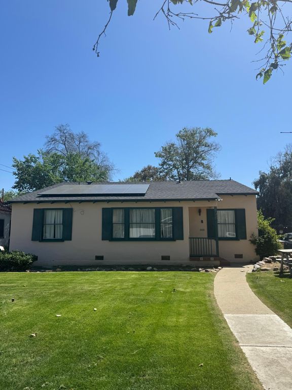 300 Holtby Rd, Bakersfield, CA 93304